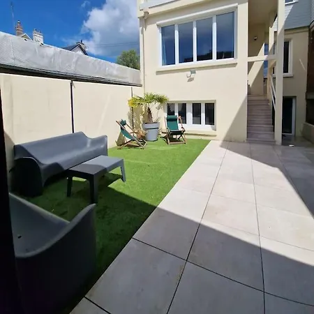 Holiday home Atypique Clair Et Spacieux Avec Jardin