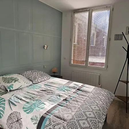 Holiday home Atypique Clair Et Spacieux Avec Jardin
